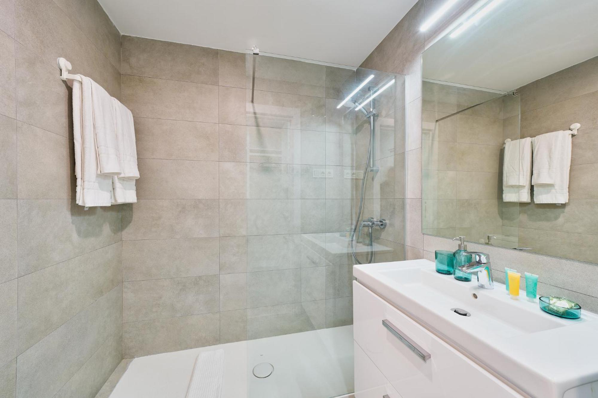 Malaga Skyline By Lovely Rentals Exterior photo
